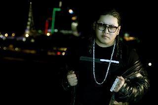 Дуучин Эрка “Новш” гэдэг үгээр бухимдлаа илэрхийллээ